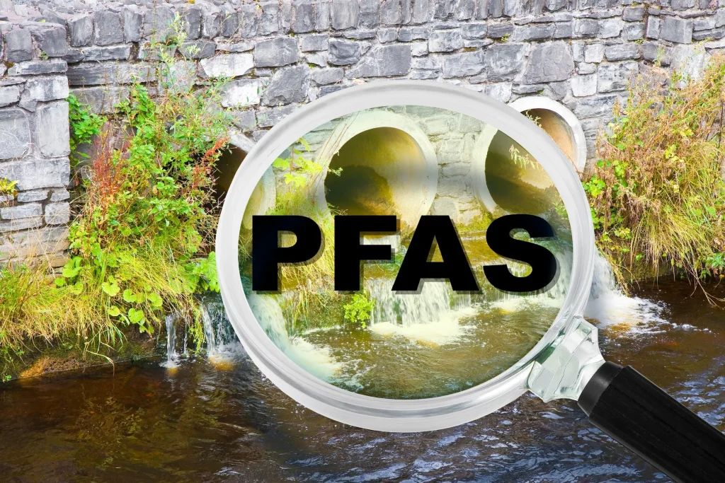 PFASに汚染された河川